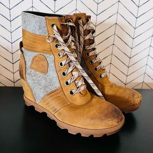 Sorel Evie Lace Boots 8
